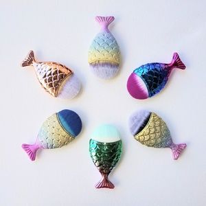 6pk of fishtail make up brushes